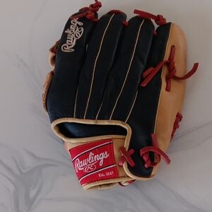 Rawlings Black and Tan Baseball Glove with Red Accents